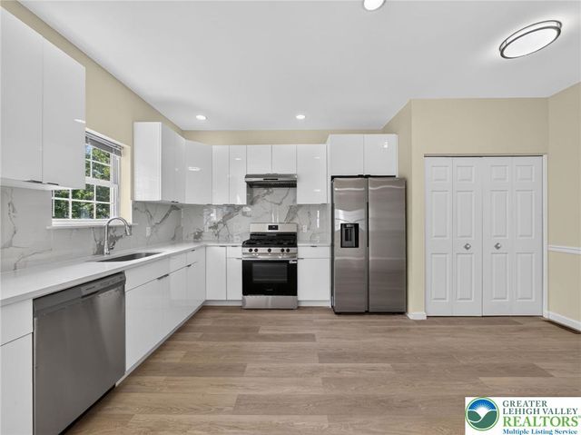 740 Mohican Drive, Easton, PA 18040