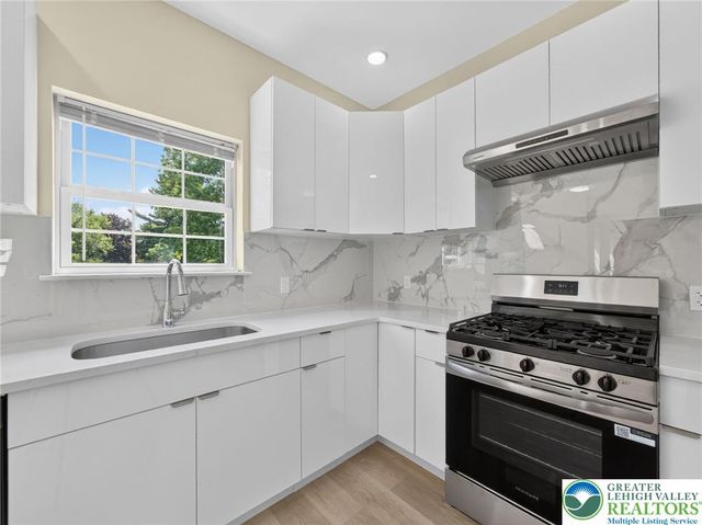 740 Mohican Drive, Easton, PA 18040