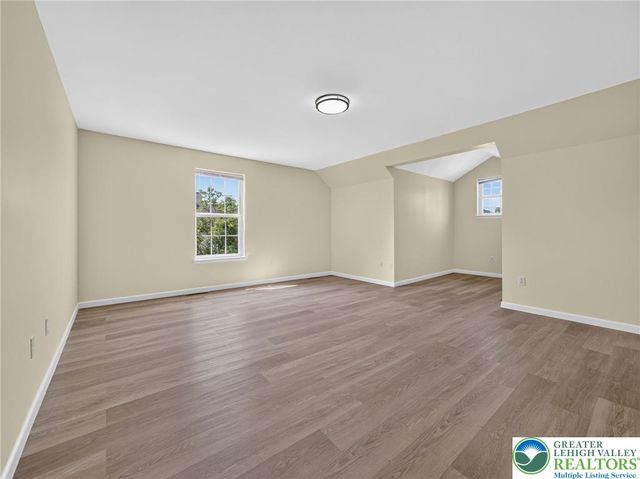 740 Mohican Drive, Easton, PA 18040