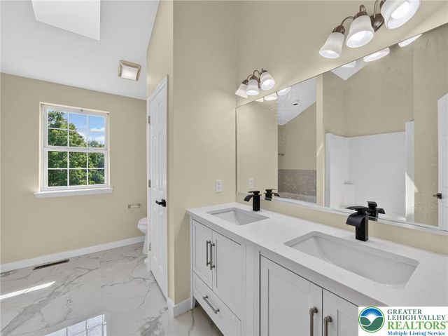 740 Mohican Drive, Easton, PA 18040