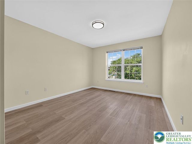 740 Mohican Drive, Easton, PA 18040