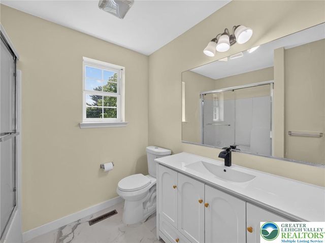 740 Mohican Drive, Easton, PA 18040