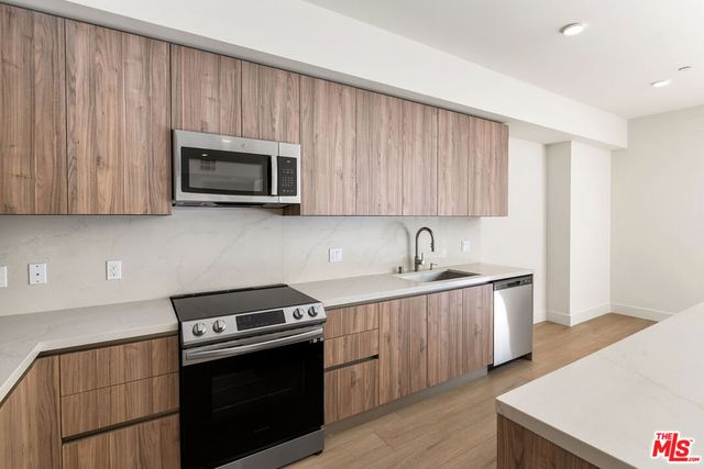 3651 Regal Place 504, Los Angeles, CA 90068