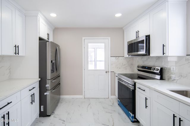 59 Lawnridge Avenue, Albany, NY 12208