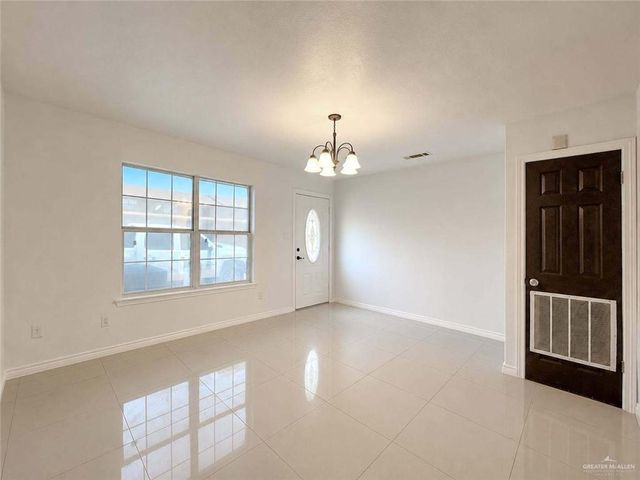 2201 S Jackson Road 2-I, Pharr, TX 78577