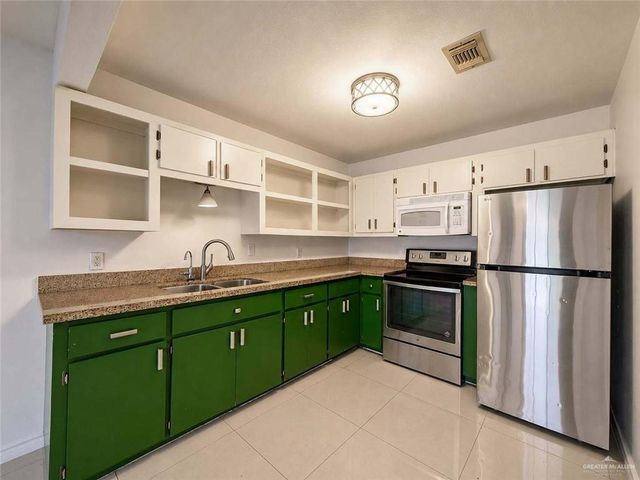 2201 S Jackson Road 2-I, Pharr, TX 78577