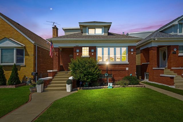 5832 W Melrose Street, Chicago, IL 60634
