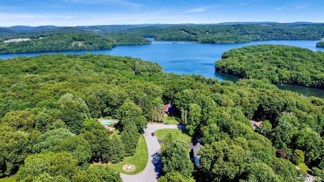 2 Victor Lane, Carmel, NY 10512