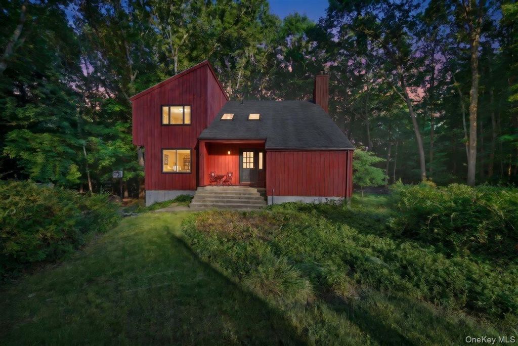 2 Victor Lane, Carmel, NY 10512