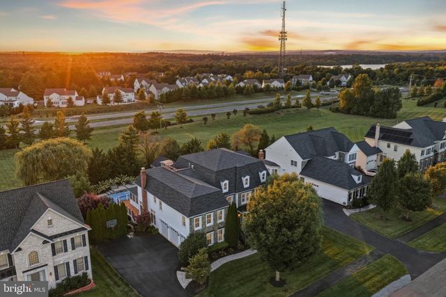 22083 AUCTION BARN DR, Ashburn, VA 20148