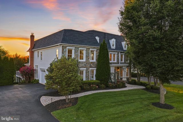 22083 AUCTION BARN DR, Ashburn, VA 20148
