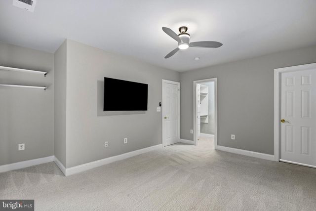 22083 AUCTION BARN DR, Ashburn, VA 20148