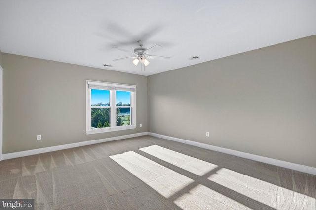 22083 AUCTION BARN DR, Ashburn, VA 20148