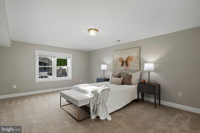 22083 AUCTION BARN DR, Ashburn, VA 20148