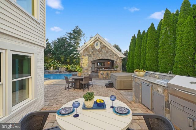 22083 AUCTION BARN DR, Ashburn, VA 20148