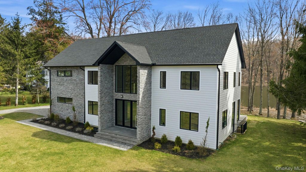 88 Byram Ridge Road, Armonk, NY 10504