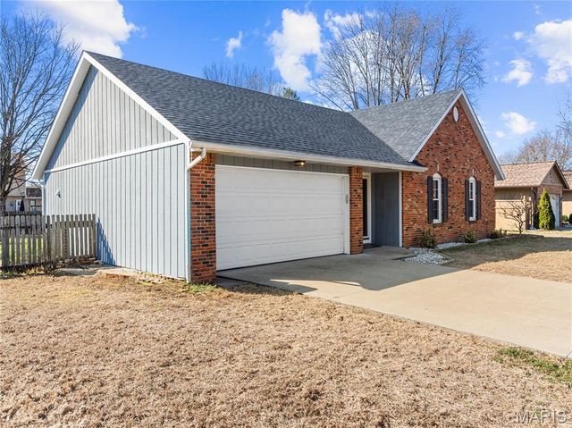 317 Aladar Drive, O'fallon, IL 62269