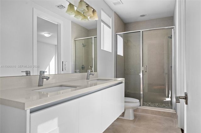 9830 NW 74th Ter, Doral, FL 33178