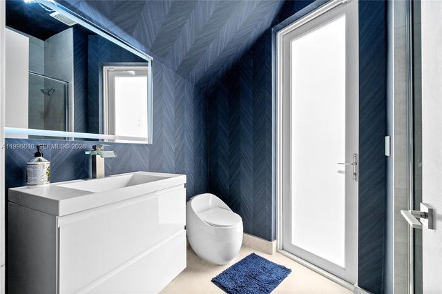 9830 NW 74th Ter, Doral, FL 33178