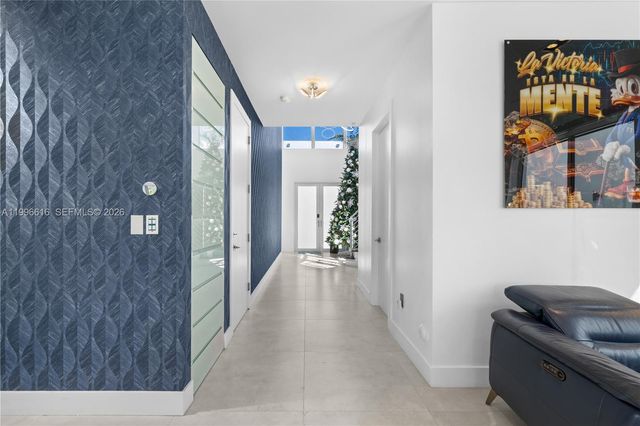 9830 NW 74th Ter, Doral, FL 33178