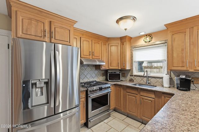 7 Metedeconk Road, Howell, NJ 07731