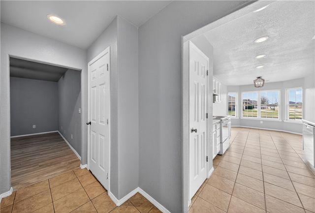 4100 SW Chapelstone Avenue, Bentonville, AR 72712