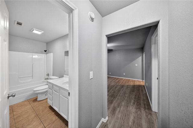 4100 SW Chapelstone Avenue, Bentonville, AR 72712