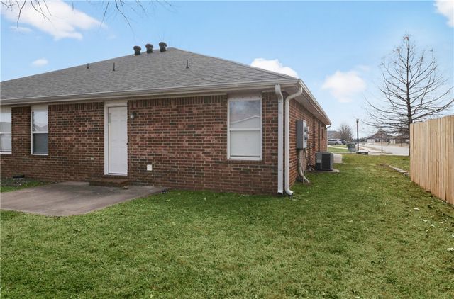 4100 SW Chapelstone Avenue, Bentonville, AR 72712