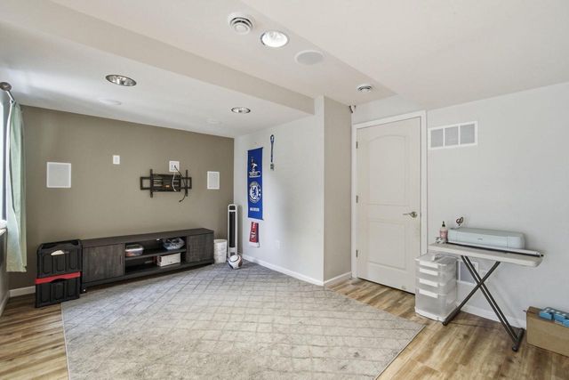 951 River Park DRIVE, Waukesha, WI 53189