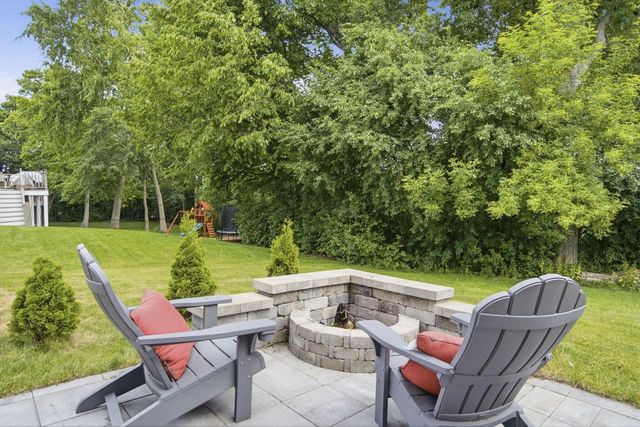 951 River Park DRIVE, Waukesha, WI 53189