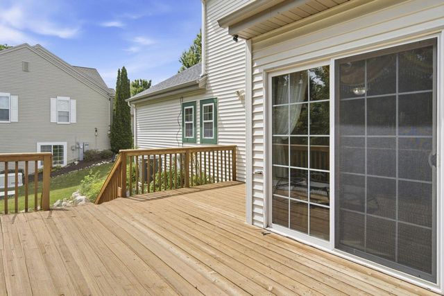 951 River Park DRIVE, Waukesha, WI 53189