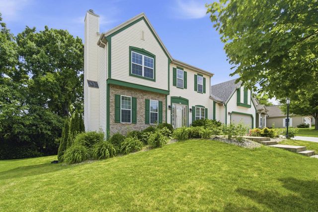 951 River Park DRIVE, Waukesha, WI 53189