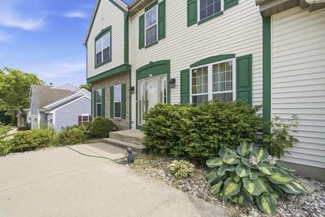 951 River Park DRIVE, Waukesha, WI 53189