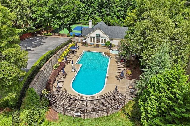 5000 Fairhaven Way NE, Roswell, GA 30075
