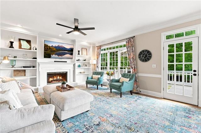 5000 Fairhaven Way NE, Roswell, GA 30075