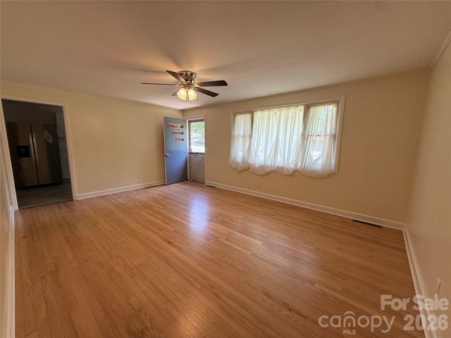 2012 N Deal Avenue, Newton, NC 28658