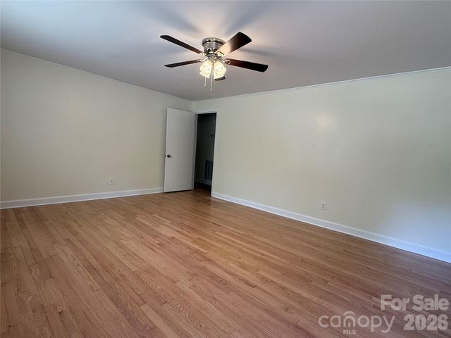 2012 N Deal Avenue, Newton, NC 28658