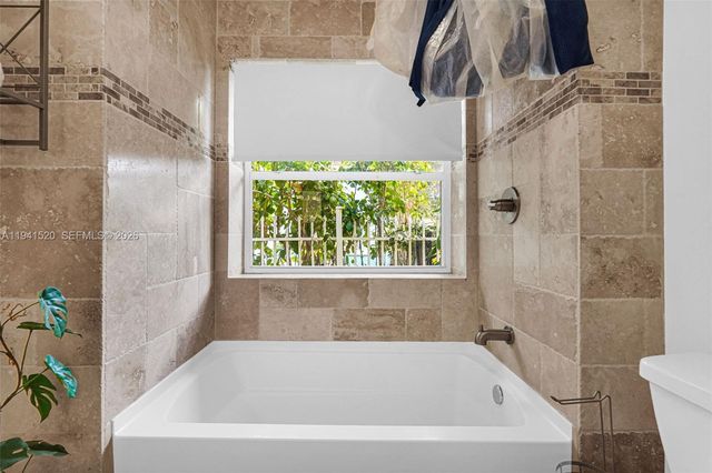 37 NW 47th St 0, Miami, FL 33127