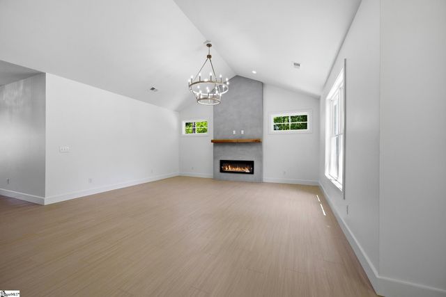 323 Wall Street, Campobello, SC 29322
