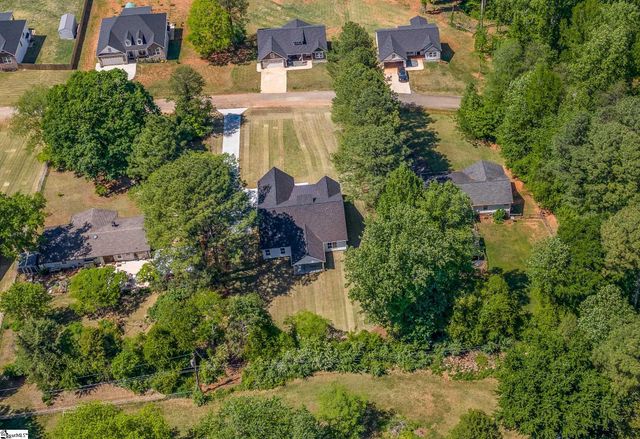 323 Wall Street, Campobello, SC 29322