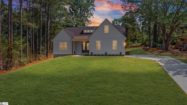323 Wall Street, Campobello, SC 29322