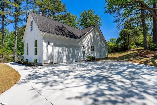 323 Wall Street, Campobello, SC 29322