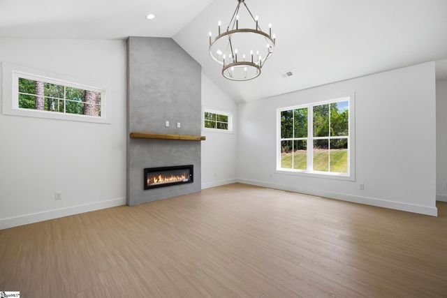 323 Wall Street, Campobello, SC 29322