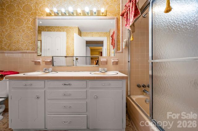 1092 NC 120 Highway, Mooresboro, NC 28114