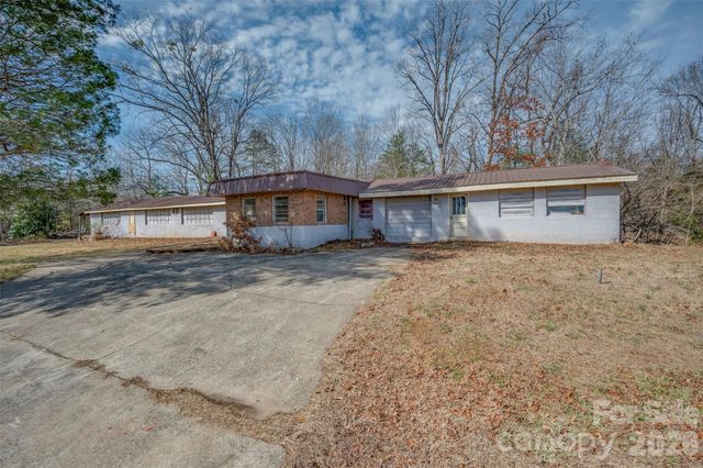 1092 NC 120 Highway, Mooresboro, NC 28114