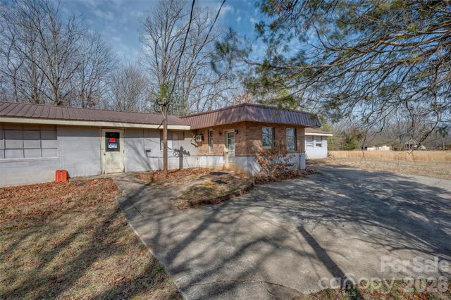 1092 NC 120 Highway, Mooresboro, NC 28114