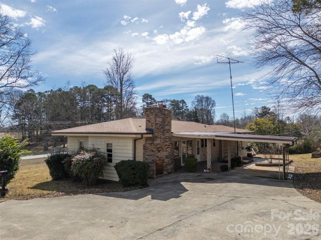 1092 NC 120 Highway, Mooresboro, NC 28114