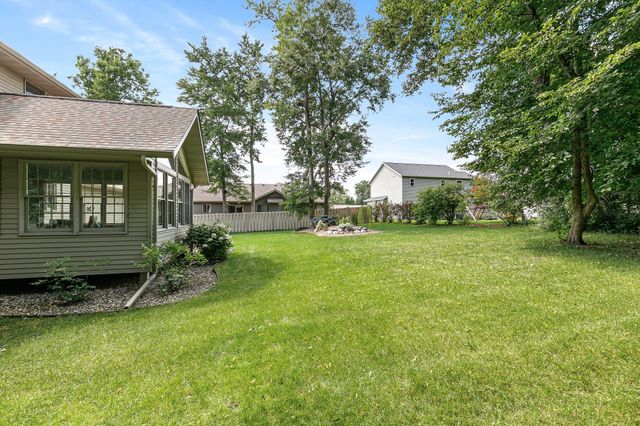 1301 Pondview Lane, Saint Joseph, MN 56374