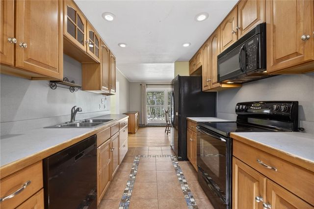 13 Pigeon Hill Cove, Hopkinton, RI 02808