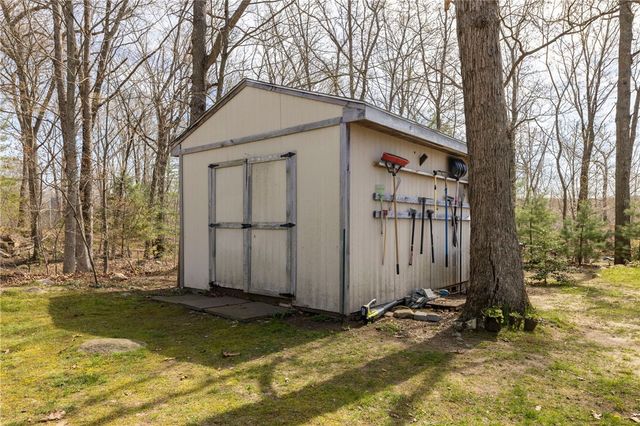 13 Pigeon Hill Cove, Hopkinton, RI 02808